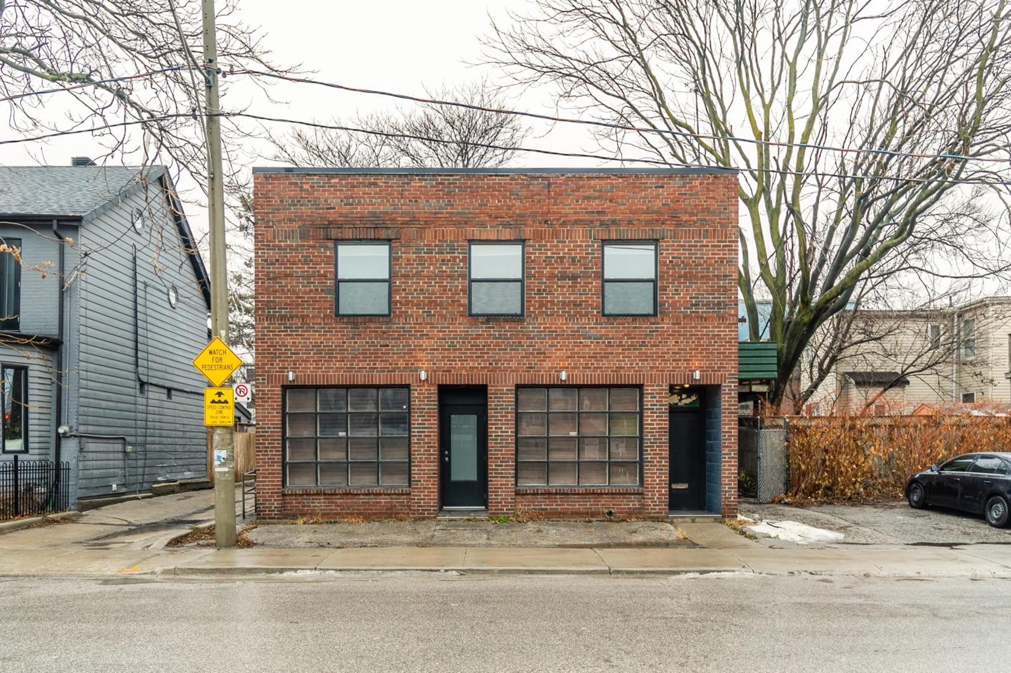 Modern 2 Bedroom Condo - Heart Of Leslieville Toronto Exterior photo